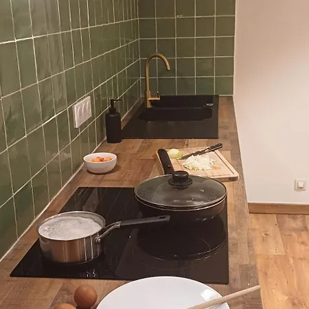 Authentique 2 Chambres, Hyper Centre, French Corner * 트루아