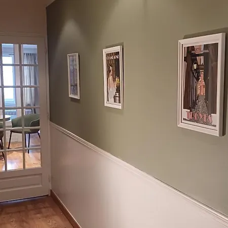 Apartment Authentique 2 Chambres, Hyper Centre, French Corner *