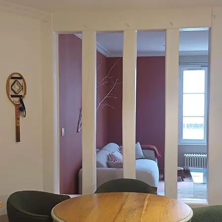 Apartment Authentique 2 Chambres, Hyper Centre, French Corner