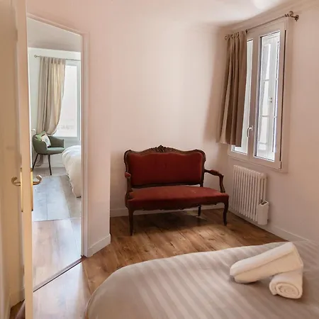 Authentique 2 Chambres, Hyper Centre, French Corner