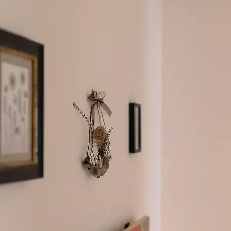 Authentique 2 Chambres, Hyper Centre, French Corner Appartement *
