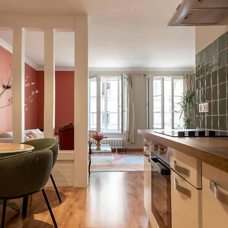 Appartement Authentique 2 Chambres, Hyper Centre, French Corner