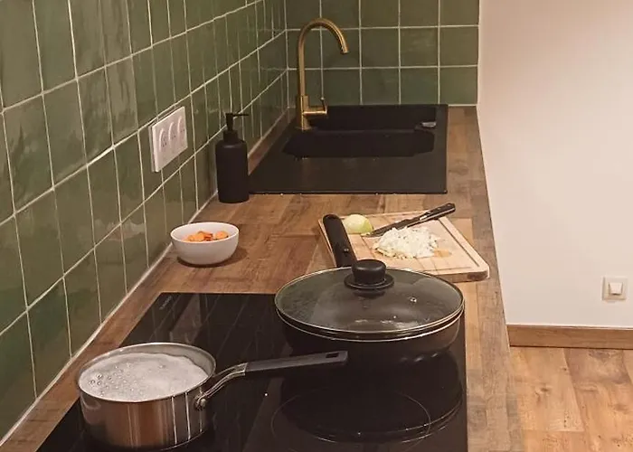 Authentique 2 Chambres, Hyper Centre, French Corner * Troyes