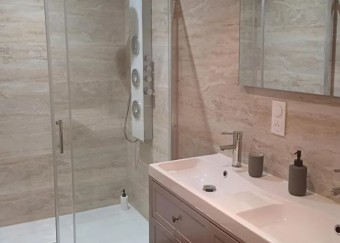 Authentique 2 Chambres, Hyper Centre, French Corner