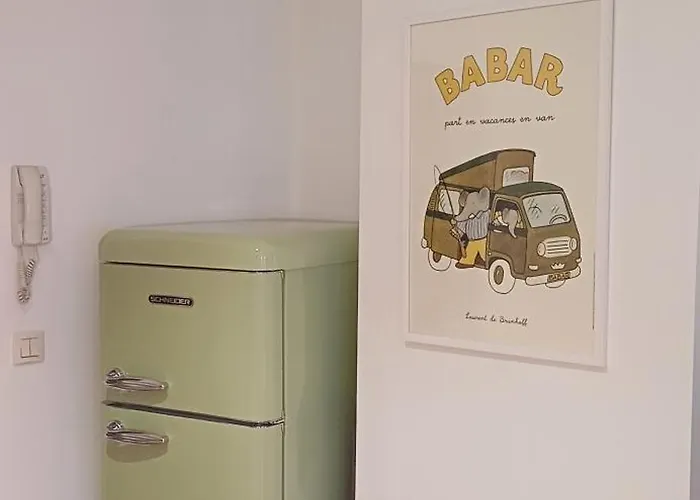 Apartment Authentique 2 Chambres, Hyper Centre, French Corner