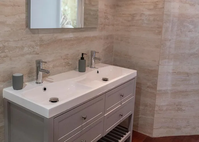 Authentique 2 Chambres, Hyper Centre, French Corner