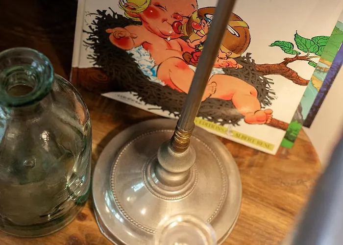 Authentique 2 Chambres, Hyper Centre, French Corner Apartment *