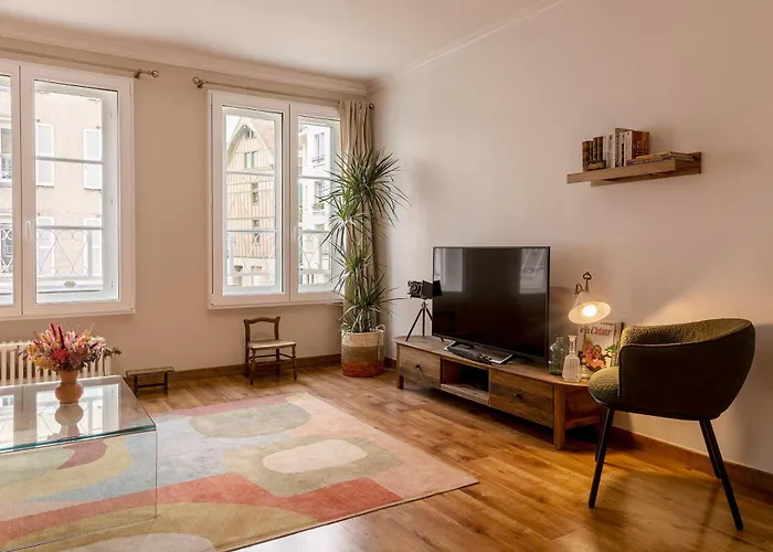 Authentique 2 Chambres, Hyper Centre, French Corner * Troyes